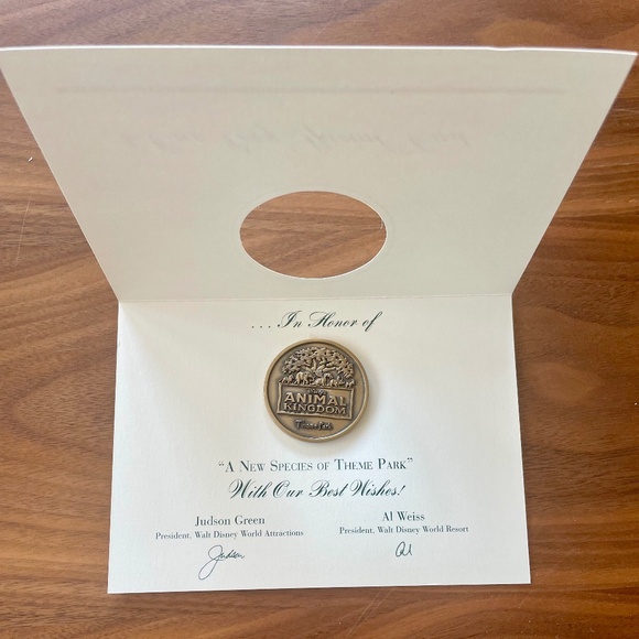 Disney's Animal Kingdom 1998 Opening Coin Medallion LE Cast Member Exclusive - Picture 2 of 8